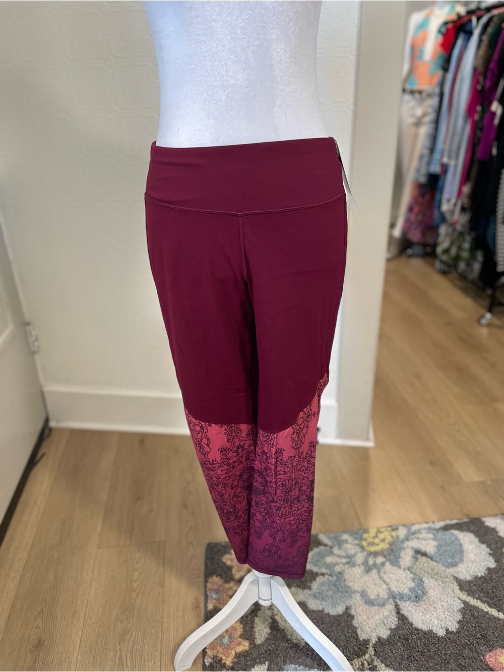 CALIA by Carrie Underwood Burgundy Printed Leggings Pants